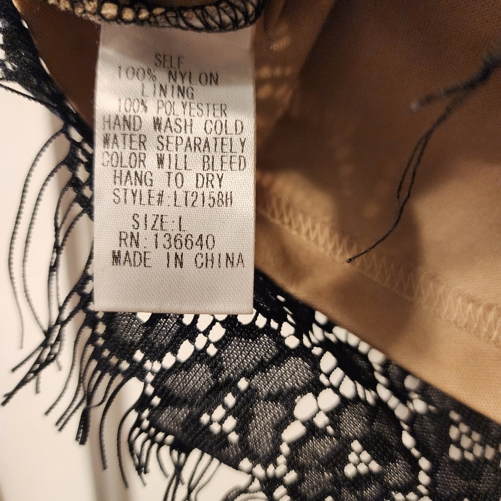 Stella Laguna Beach Black lace crop top. Size L - Picture 5 of 5